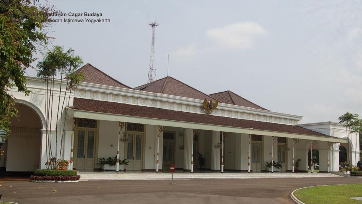 Massa Gelar Aksi Tolak UU TNI di Depan Gedung Agung Yogyakarta, Saksi Bisu Sejarah Politik Indonesia